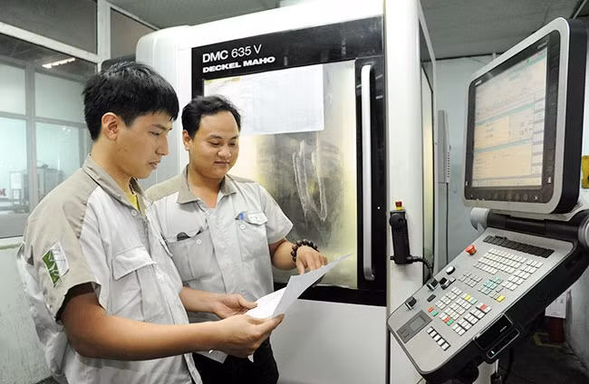 Ngành công nghiệp góp phần quan trọng cho tăng trưởng kinh tế trong năm 2017. Ảnh: THANH HÀ