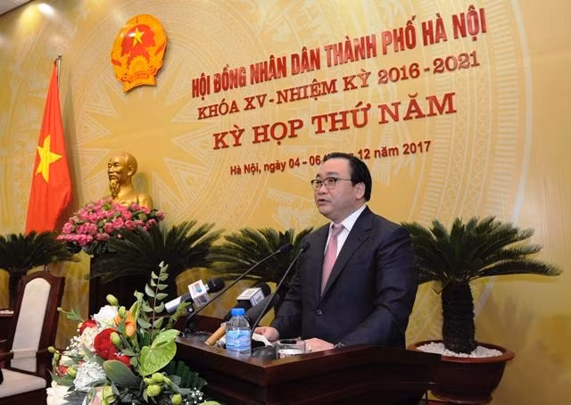 Đồng chí Hoàng Trung Hải, Ủy viên Bộ Chính trị, Bí thư Thành ủy Hà Nội phát biểu ý kiến tại phiên khai mạc.