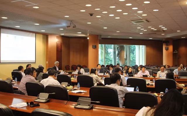 Các đại biểu dự tọa đàm.