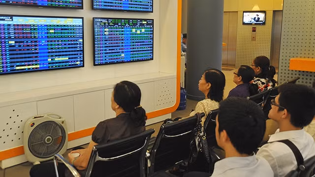 Thị trường vẫn đang gặp khó khăn trong việc chinh phục đỉnh cao mới. Ảnh: HẢI NAM