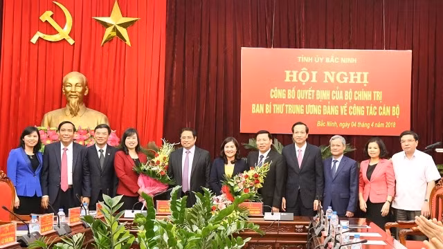 Công bố quyết định của Bộ Chính trị, Ban Bí thư về công tác cán bộ