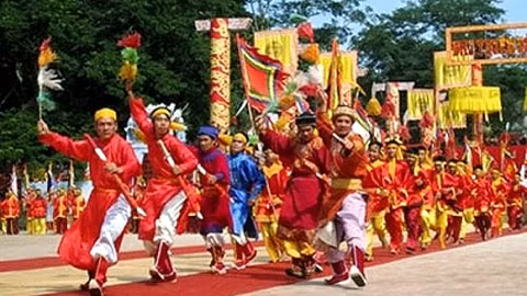 Lễ hội Lam Kinh với chương trình sân khấu hóa tái hiện cuộc khởi nghĩa Lam Sơn.