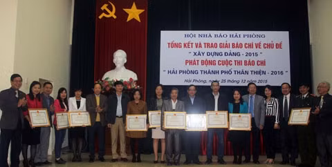 Trao giải thi báo chí về "Xây dựng Đảng 2015" của Hải Phòng