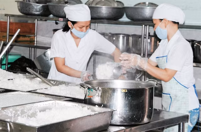 Một bếp ăn từ thiện của những người hảo tâm giúp đỡ những bệnh nhân nghèo.