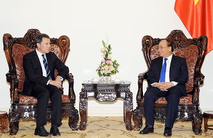 Thủ tướng Nguyễn Xuân Phúc tiếp Phó Chủ tịch Tập đoàn ExxonMobil (Hoa Kỳ) phụ trách khu vực châu Á - Thái Bình Dương và Trung Ðông G.Ghíp. Ảnh: TRẦN HẢI