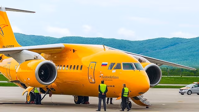 Một máy bay thương mại của Hãng hàng không Nga Saratov Airlines. Ảnh: WORLD NEWS