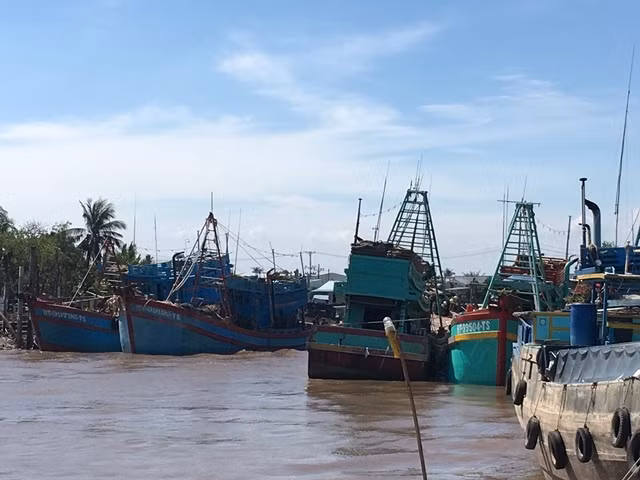 Khẩn trương ứng phó bão số 16 tại Bến tre, Cà Mau và Bình Thuận