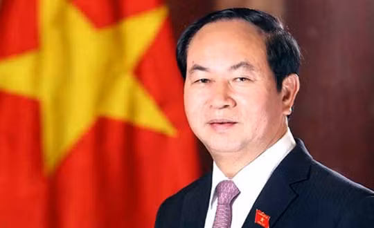 Các đồng chí lãnh đạo Đảng, Nhà nước tại Lễ diễu binh, diễu hành kỷ niệm 40 năm Ngày Giải phóng miền nam, thống nhất đất nước. Ảnh TTXVN
