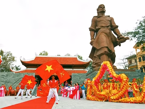 Lễ hội gò Đống Đa.   Ảnh: CHÍ TOÀN