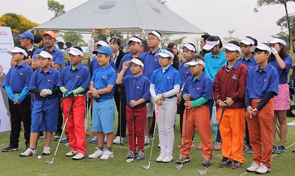 Khá nhiều tài năng trẻ của bộ môn golf Việt Nam tham dự sự kiện buổi “Tập huấn golf Truyền cảm hứng”.