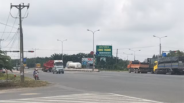 Khu đất vàng tại ngã ba mũi tàu đi vào Thị trấn Long Thành được giao thẳng cho doanh nghiệp.