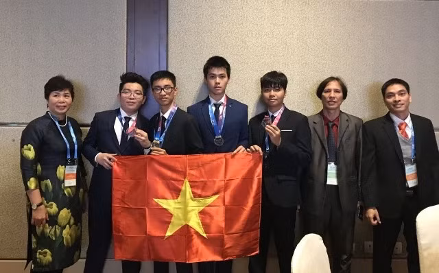 Đoàn Việt Nam tham dự cuộc thi Olympic Thiên văn học và Vật lý thiên văn quốc tế.