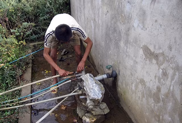 Bể chứa nước sinh hoạt tại thôn Lủng Viền, xã Cốc Ðán, huyện Ngân Sơn (Bắc Cạn).