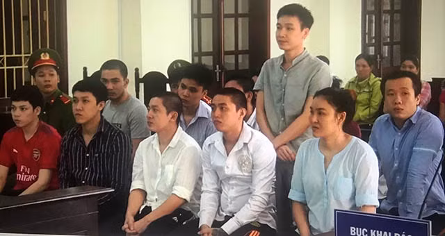 Các bị cáo tại phiên tòa.