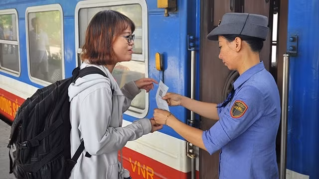 Nóng chuyện tiêu chuẩn sức khỏe tuyển dụng nhân viên đường sắt