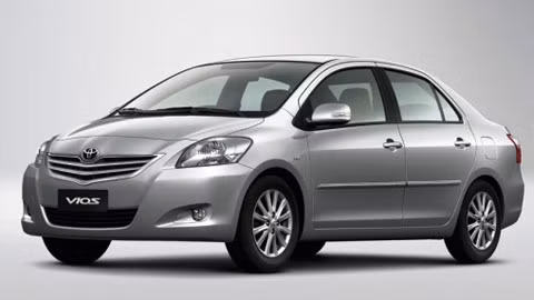 Toyota Việt Nam thu hồi gần 4.000 xe vì lỗi túi khí