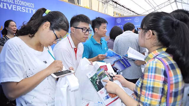Theo quy định trong Luật Giáo dục đại học, các trường được tự chủ trong tuyển sinh. Ảnh: NG.NAM