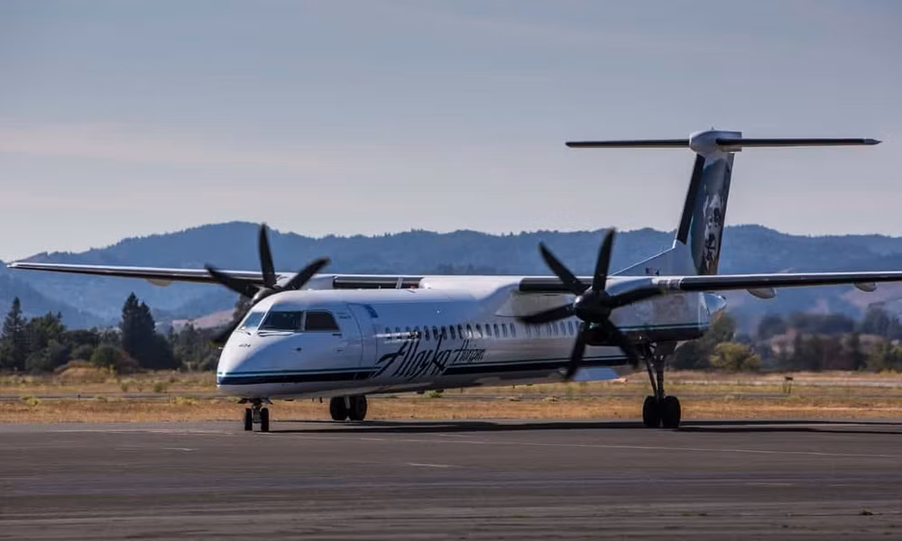 Hình ảnh một chiếc Bombardier Q400 tương tự loại máy bay bị đánh cắp từ sân bay Seattle-Tacoma. (Ảnh: George Rose/Getty Images)