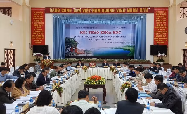 Quang cảnh buổi hội thảo.