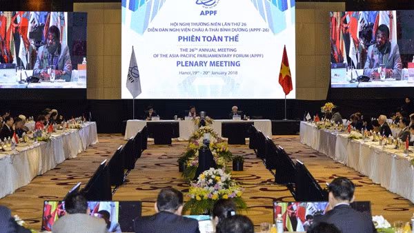 Toàn cảnh phiên họp (Ảnh: Duy Linh).