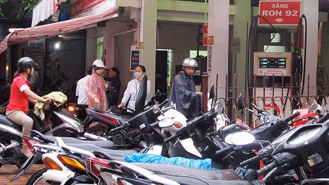 Tính minh bạch trong chi tiêu Quỹ bình ổn giá xăng dầu được mọi người quan tâm. Ảnh: NG.ANH