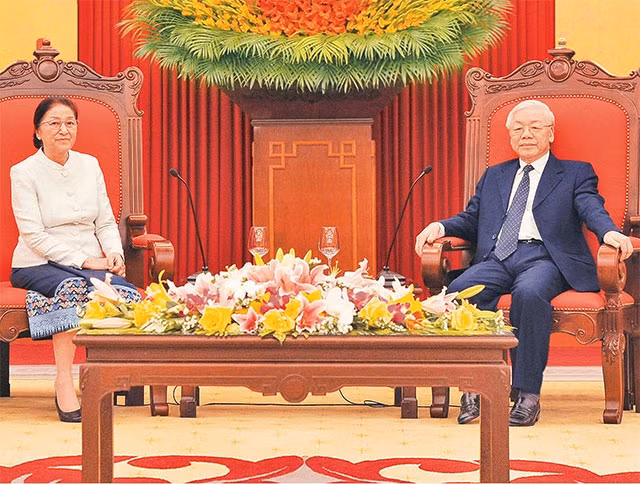 Tổng Bí thư, Chủ tịch nước Nguyễn Phú Trọng tiếp Chủ tịch Quốc hội Lào Pany Yathotou. Ảnh: ĐĂNG KHOA