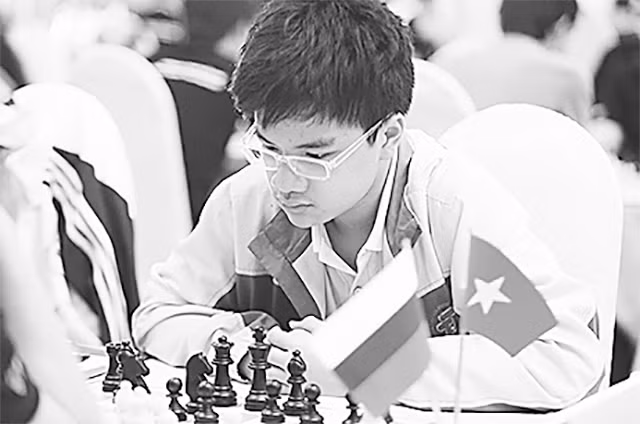 Kỳ thủ Nguyễn Anh Khôi thi đấu tại một giải trẻ quốc tế.
