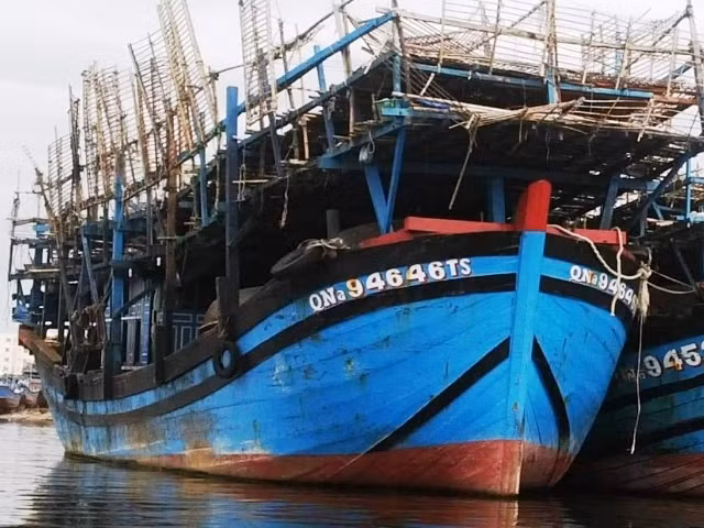 Tàu QNa-94646TS trước khi ra khơi.