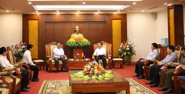  Hủa Phăn, Lào thắt chặt quan hệ với tỉnh Hòa Bình