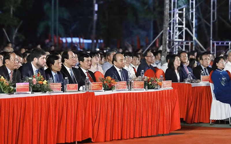 Thủ tướng Nguyễn Xuân Phúc và các đại biểu tại buổi lễ. Ảnh: THỐNG NHẤT (TTXVN)