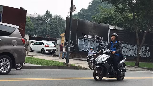 Khu "đất vàng" số 8-12 Lê Duẩn sau hàng chục năm chỉ để làm bãi đậu xe.