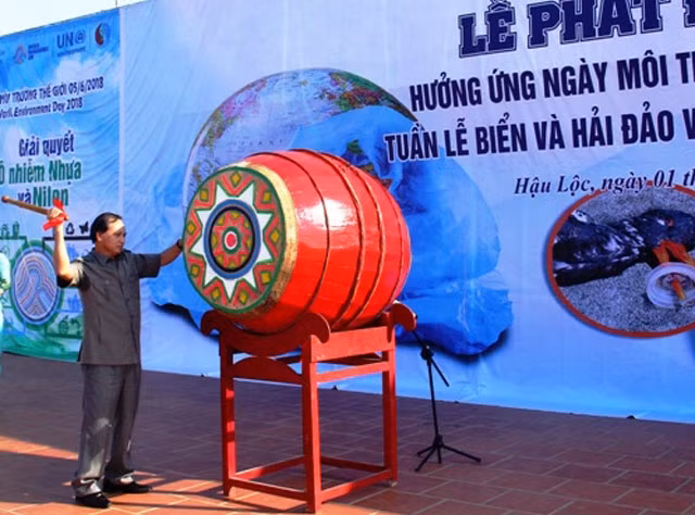 Lãnh đạo tỉnh Thanh Hóa nổi trống phát động hưởng ứng Ngày Môi trường thế giới; Tuần lễ Biển và Hải đảo Việt Nam năm 2018.