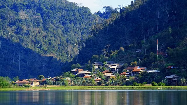 Làng văn hóa Pác Ngòi (huyện Ba Bể, Bắc Cạn).