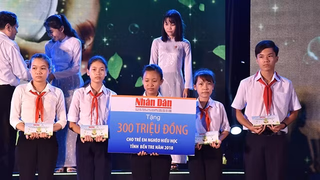 Quỹ Hạt giống Việt trao tặng 1.300 suất học bổng