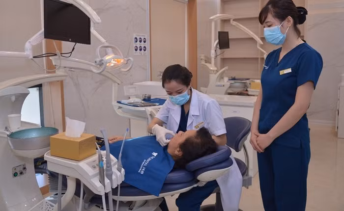 Nhiều người đã có thể sử dụng dịch vụ chăm sóc răng miệng chất lượng như ở Singapore ngay tại Việt Nam.