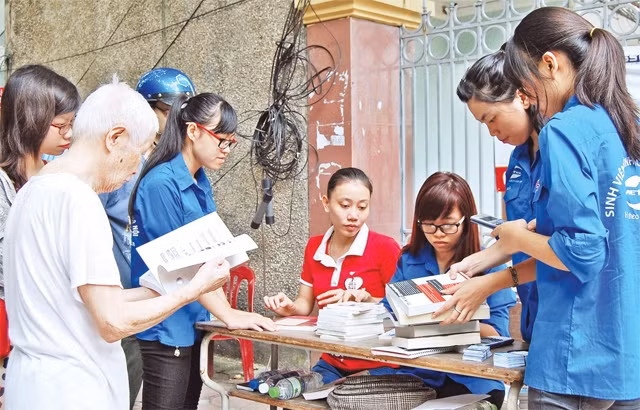 Điểm thu nhận sách tại Trường ĐH Ngoại ngữ.