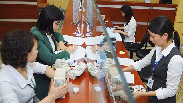 Thị trường ngoại hối, tỷ giá ổn định giúp hỗ trợ xuất khẩu. Ảnh: LAM ANH
