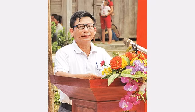 “Cõng” chữ lên Bản Kè