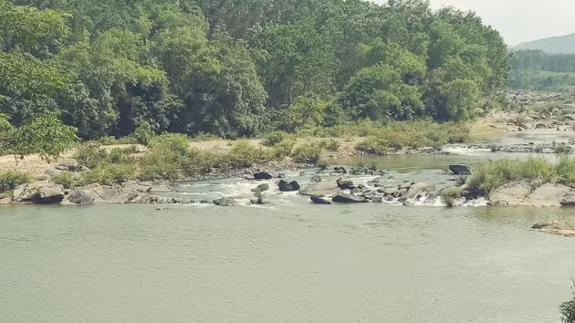 Khu vực sông Đá Giăng, nơi hai thanh niên chết đuối.