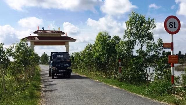 Đường vào xã Rạch Chèo.