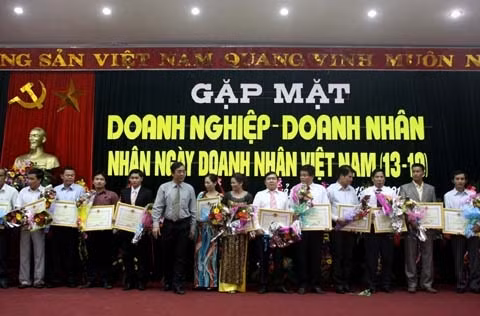 Quảng Trị: Các DN, doanh nhân ủng hộ quỹ Ngày vì người nghèo 200 triệu đồng