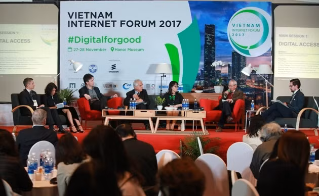 Diễn đàn Internet Việt Nam.