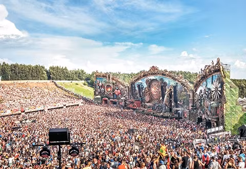 Tomorrowland - Liên hoan âm nhạc thu hút lượng người xem kỷ lục.