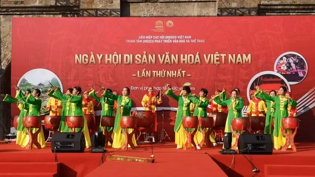 Màn trống hội mở đầu Chương trình Ngày hội di sản văn hóa Việt Nam lần thứ nhất.