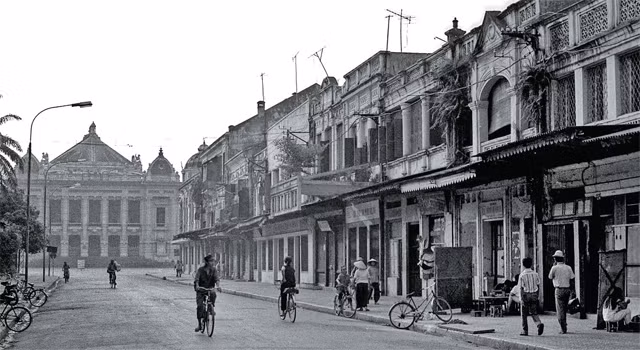 Phố Tràng Tiền (Hà Nội) những năm đầu thế kỷ 20. Ảnh : Tư Liệu 