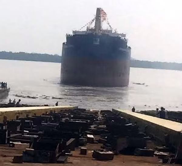 SBIC hạ thủy thành công tàu hàng 56.200 DWT