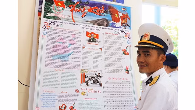 Báo tường ở đảo Song Tử Tây.