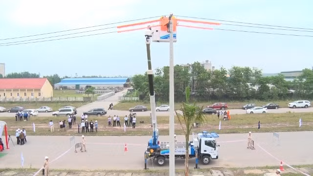 Vận hành thao tác sửa chữa nóng lưới điện 22kV không cần cắt điện.