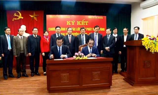 Hợp tác liên kết phát triển vùng giữa hai tỉnh Tuyên Quang và Hà Giang