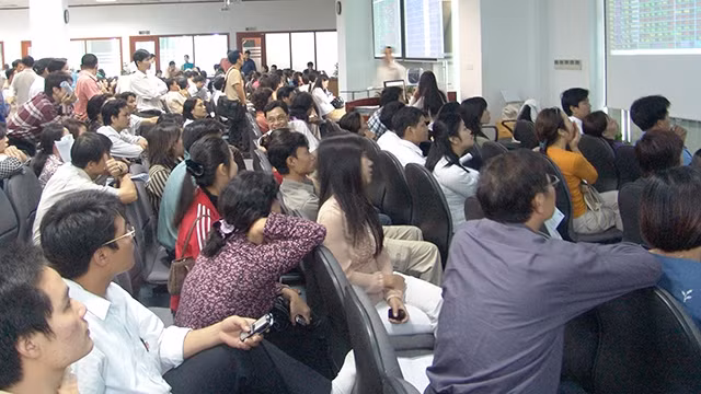 Sang phiên giao dịch ngày 5-6, chỉ số VN Index tăng thêm 8,96 điểm. Ảnh: NAM HẢI